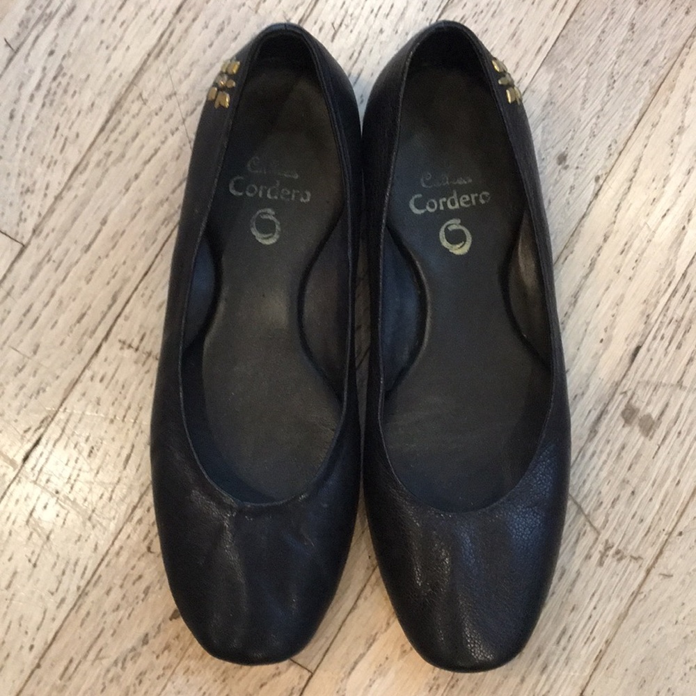 Calleen Cordero black flats size 8